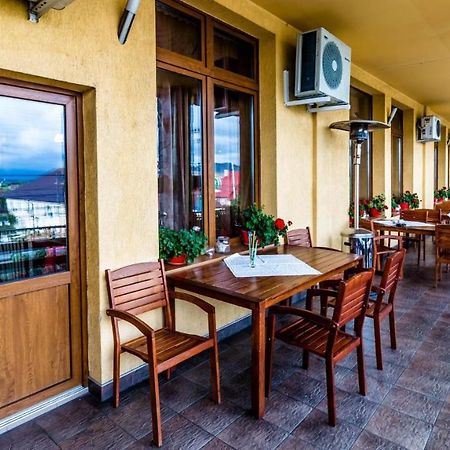 Hotel Valea Regilor Reghin Esterno foto