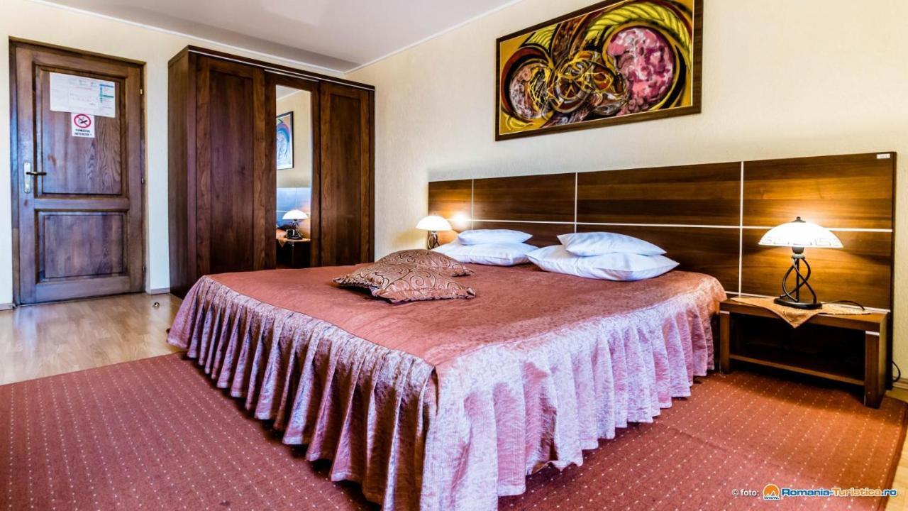 Hotel Valea Regilor Reghin Esterno foto